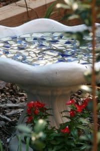 How to Decorate a Bird Bath for Christmas